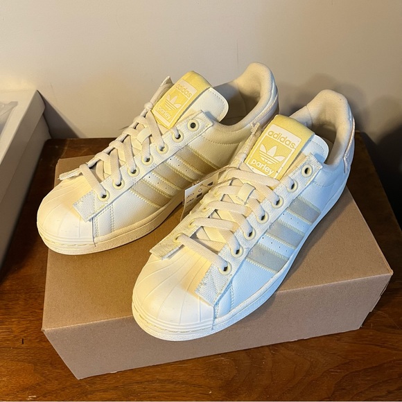 ADIDAS Men’s Superstar Parley Shoes - Picture 7 of 12